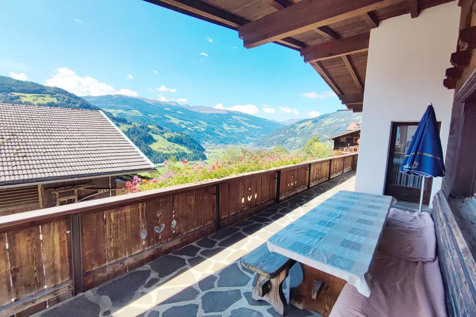 Ferienhaus Linda-Terrace balcony