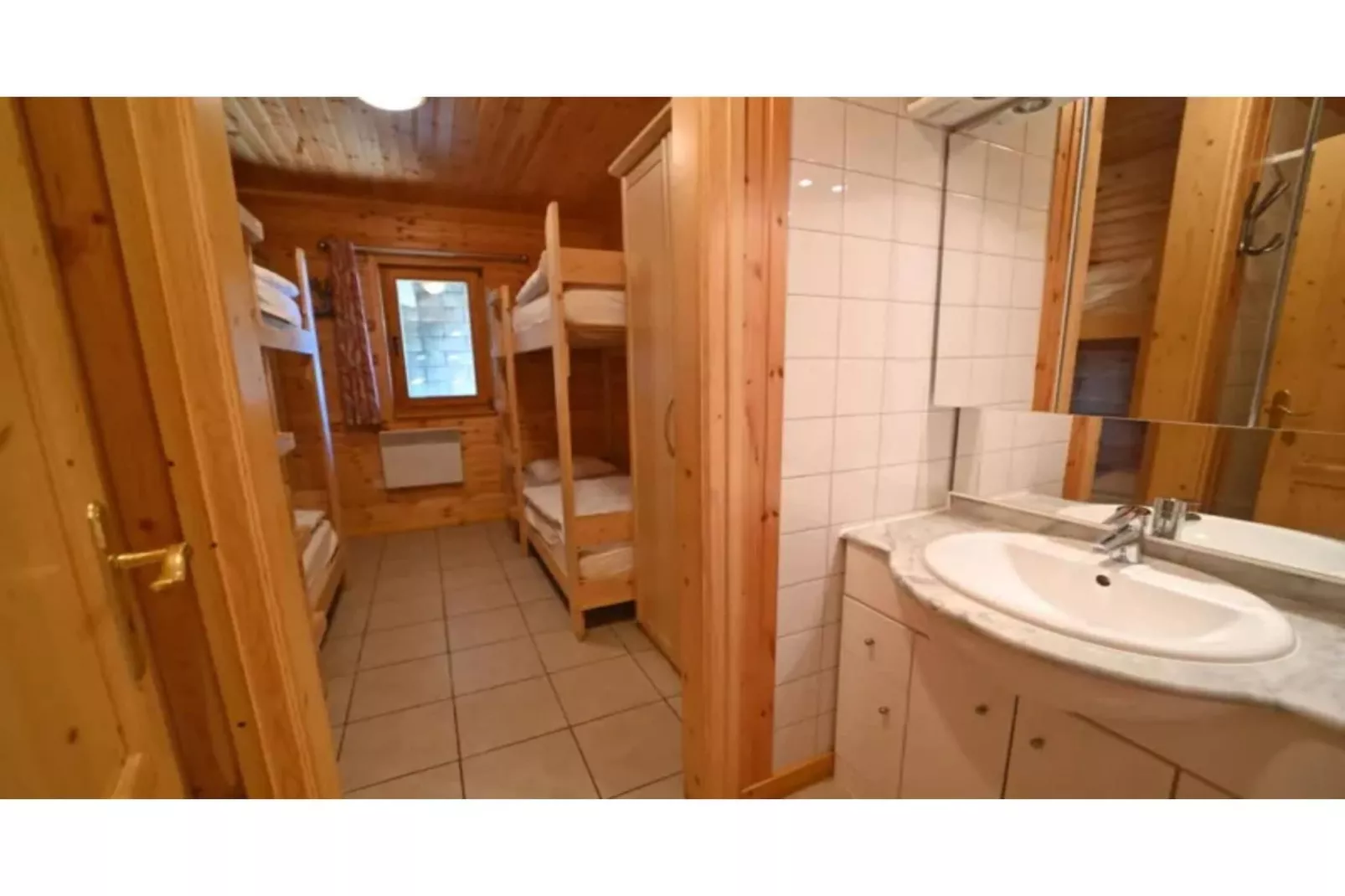 Pluton 4-Bathroom