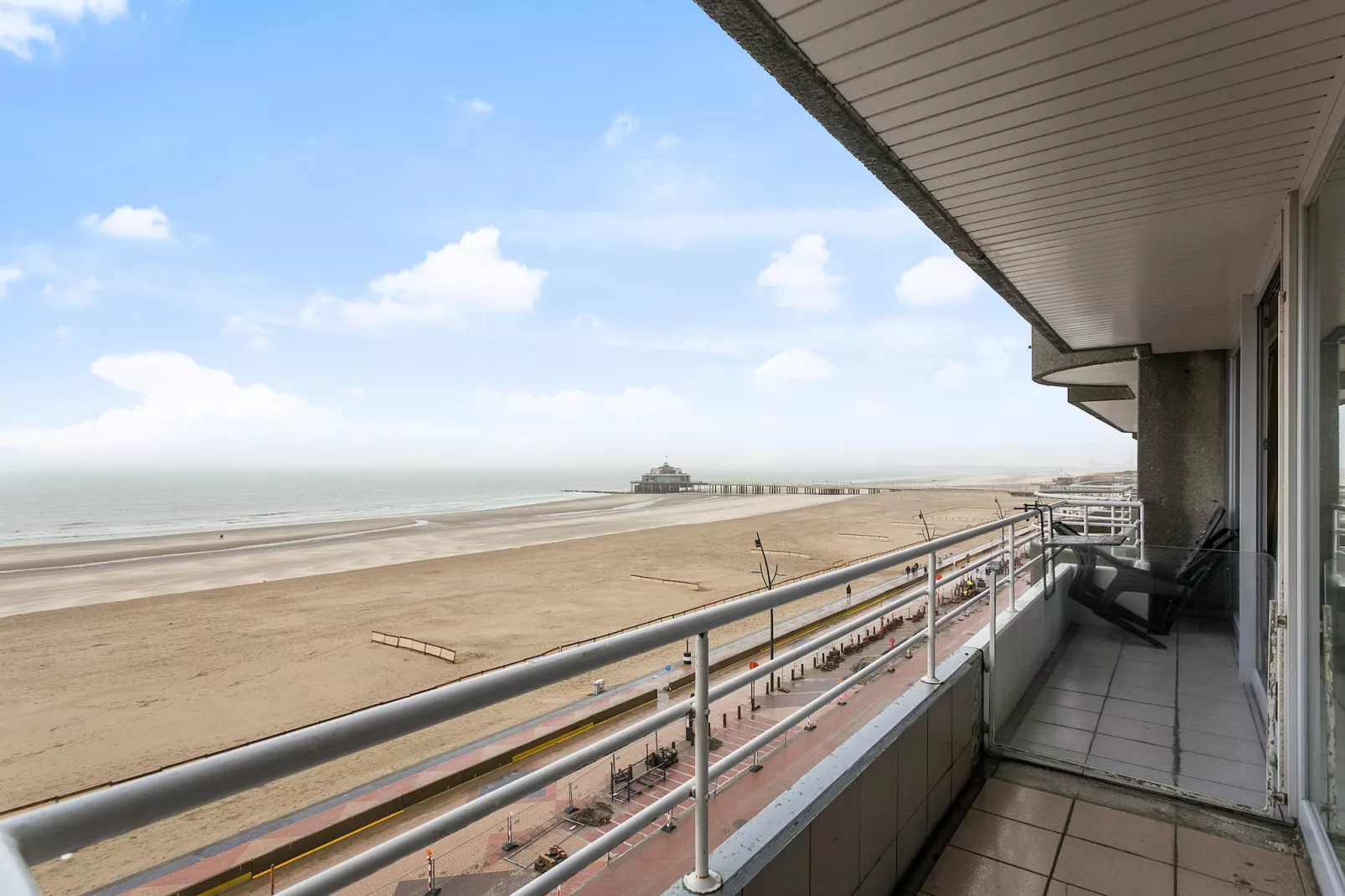 NEW CONTINENTAL PALACE - 4FG-Terrace balcony