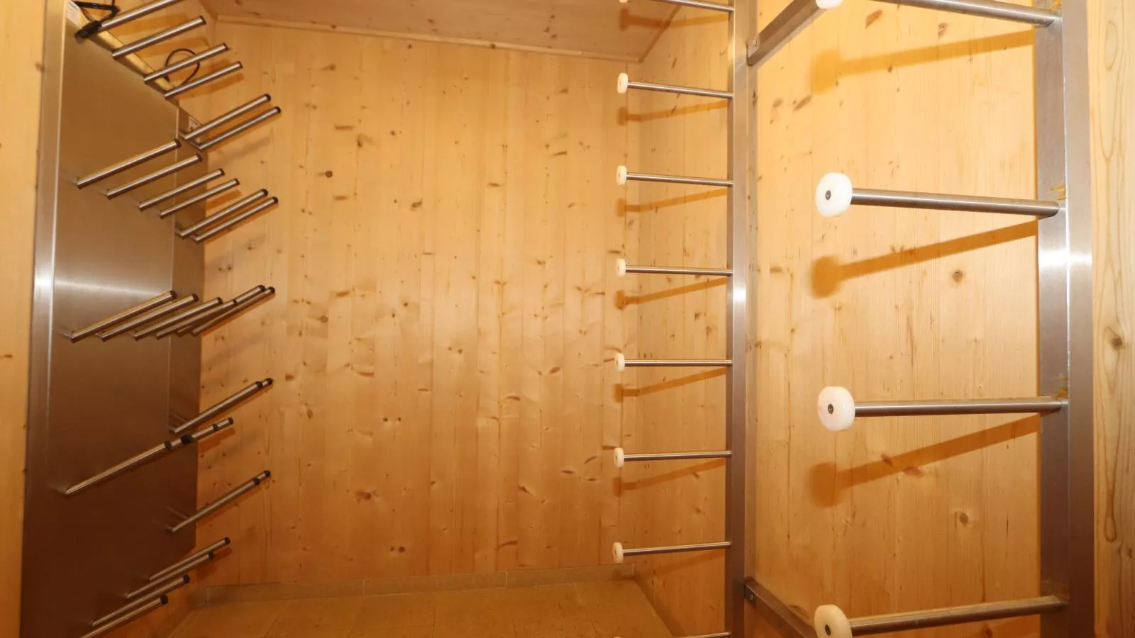 Waidachhaus 16-Installations