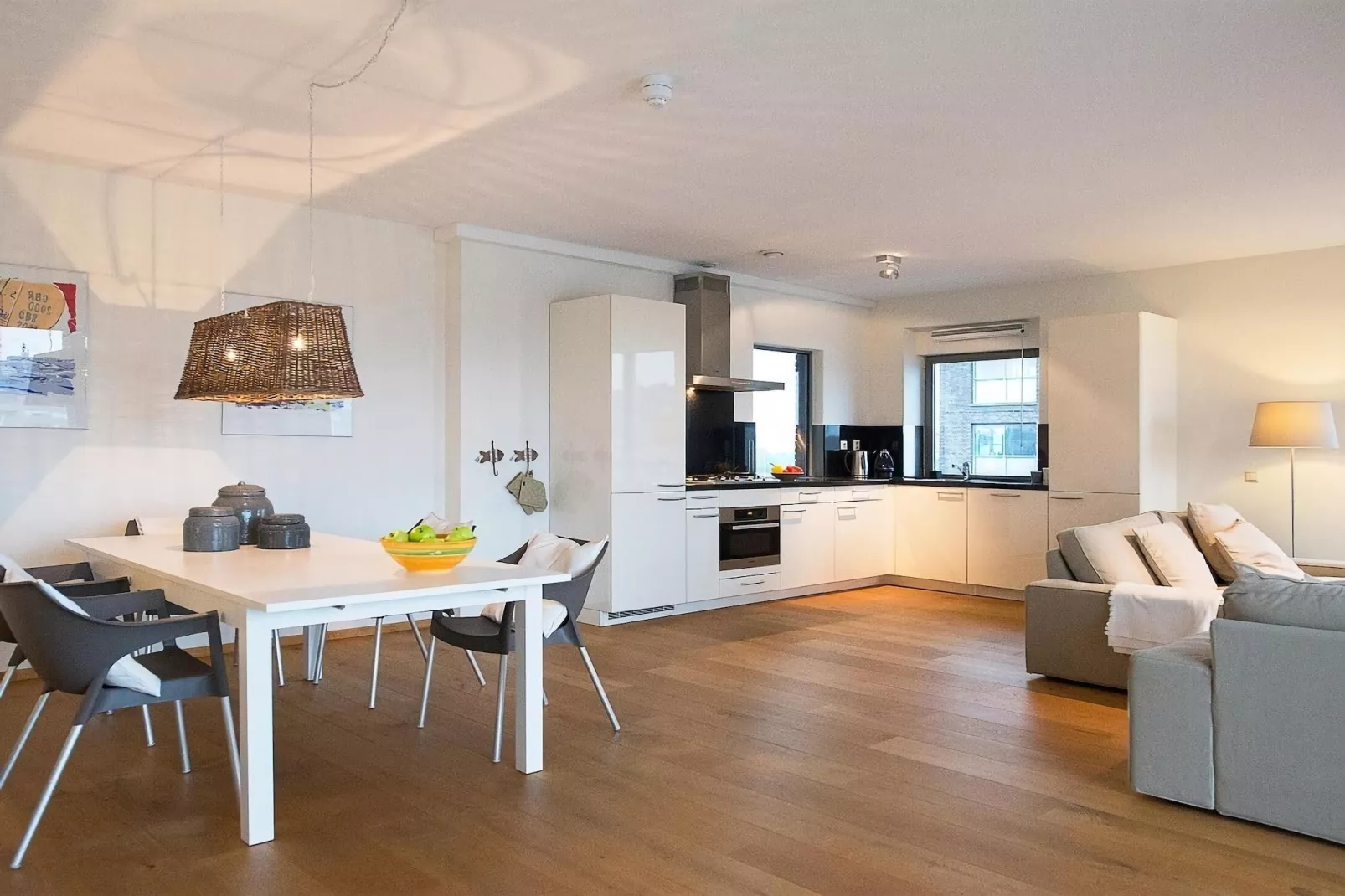 Scheveningen Harbour 38C-Living room