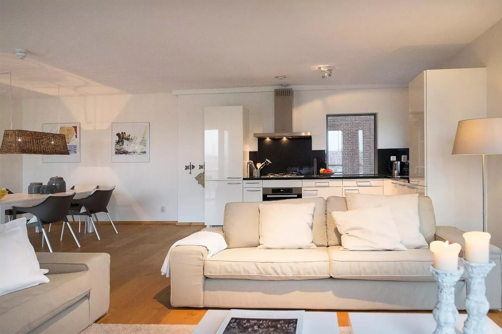 Scheveningen Harbour 38C-Living room