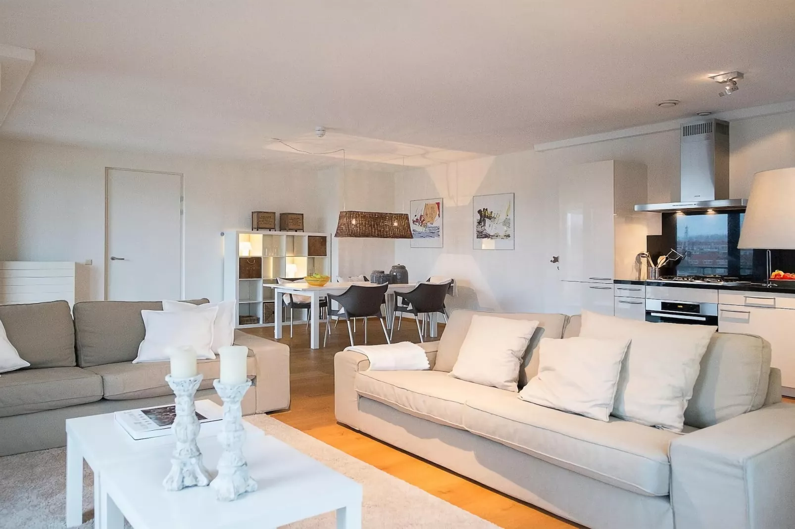 Scheveningen Harbour 38C-Living room