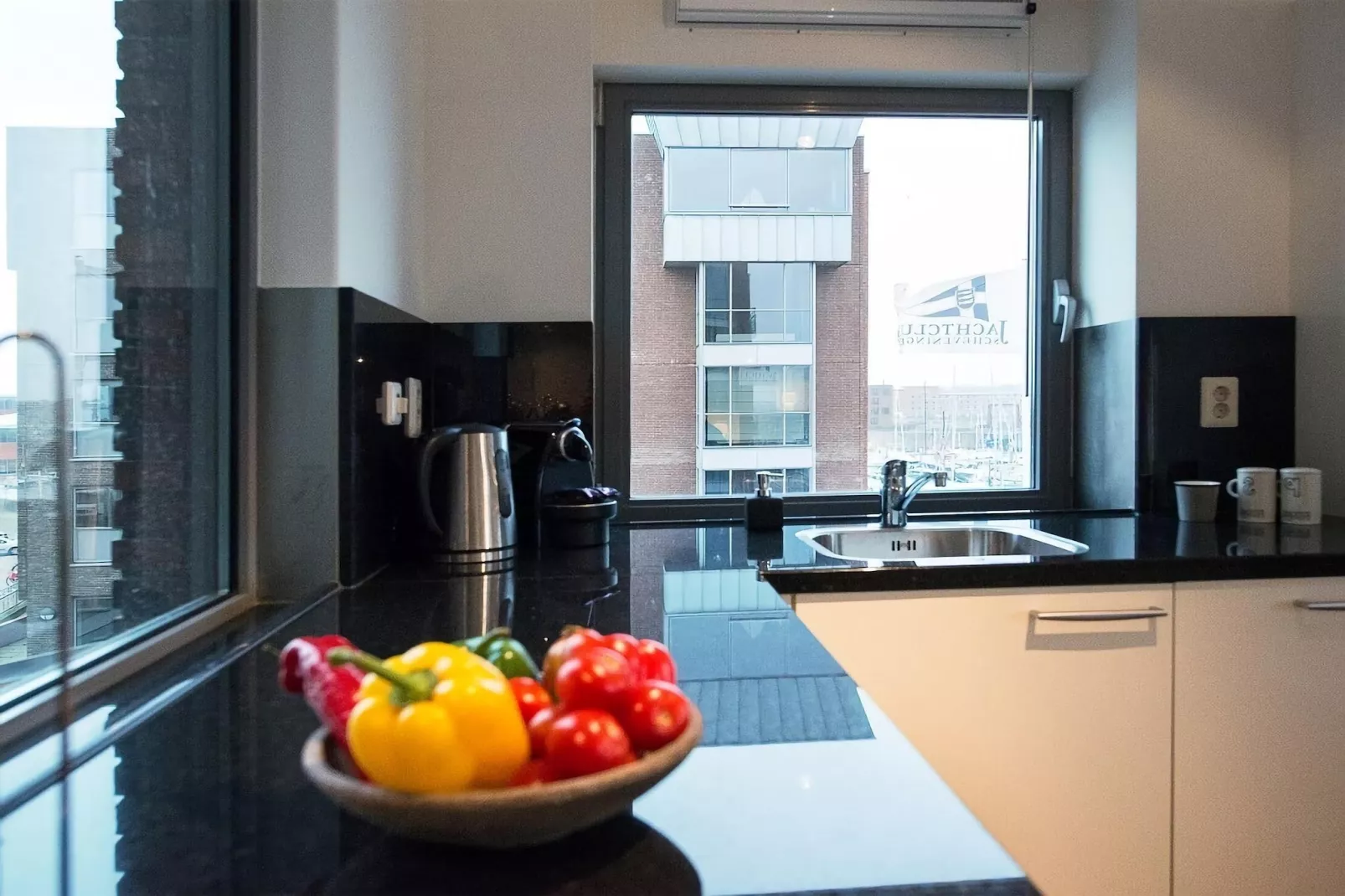 Scheveningen Harbour 38C-Kitchen