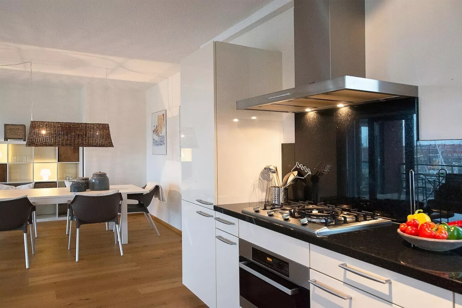 Scheveningen Harbour 38C-Kitchen