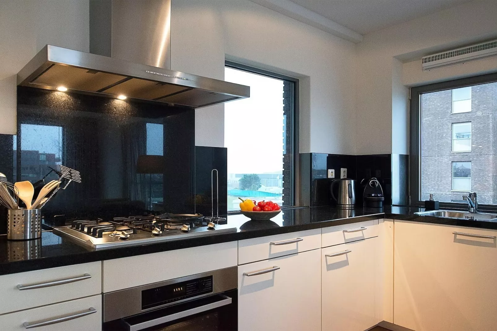 Scheveningen Harbour 38C-Kitchen