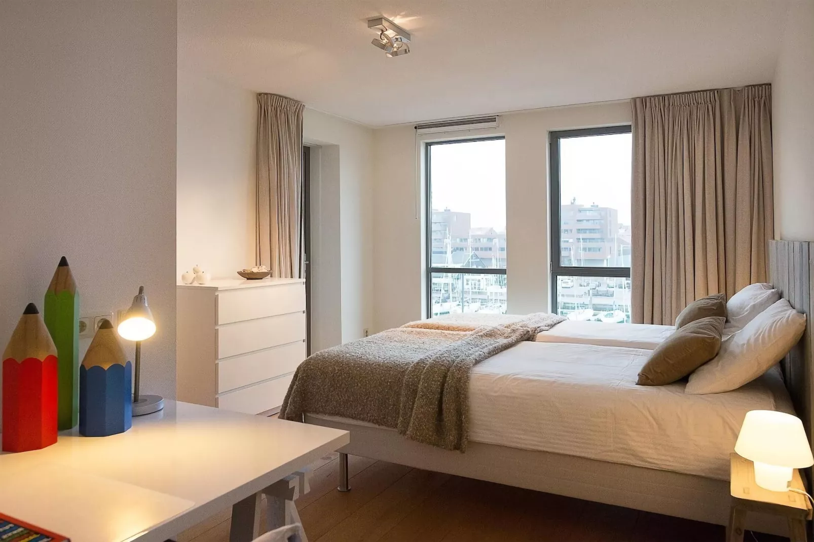 Scheveningen Harbour 38C-Bedroom