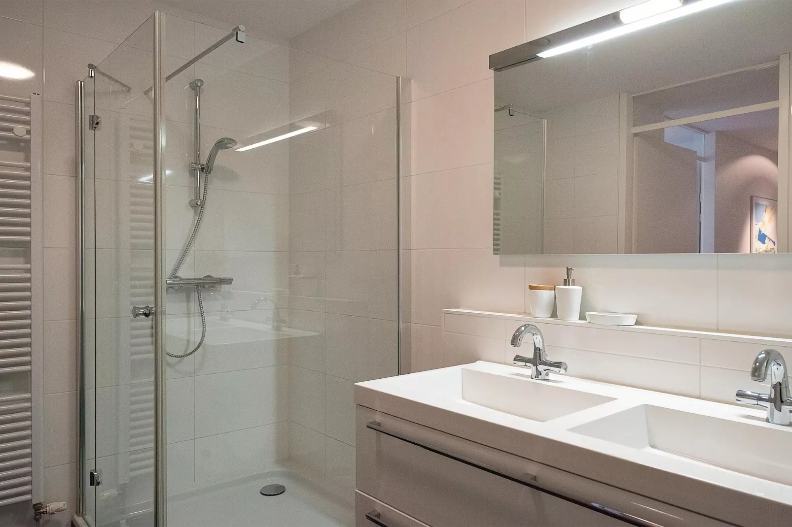 Scheveningen Harbour 38C-Bathroom