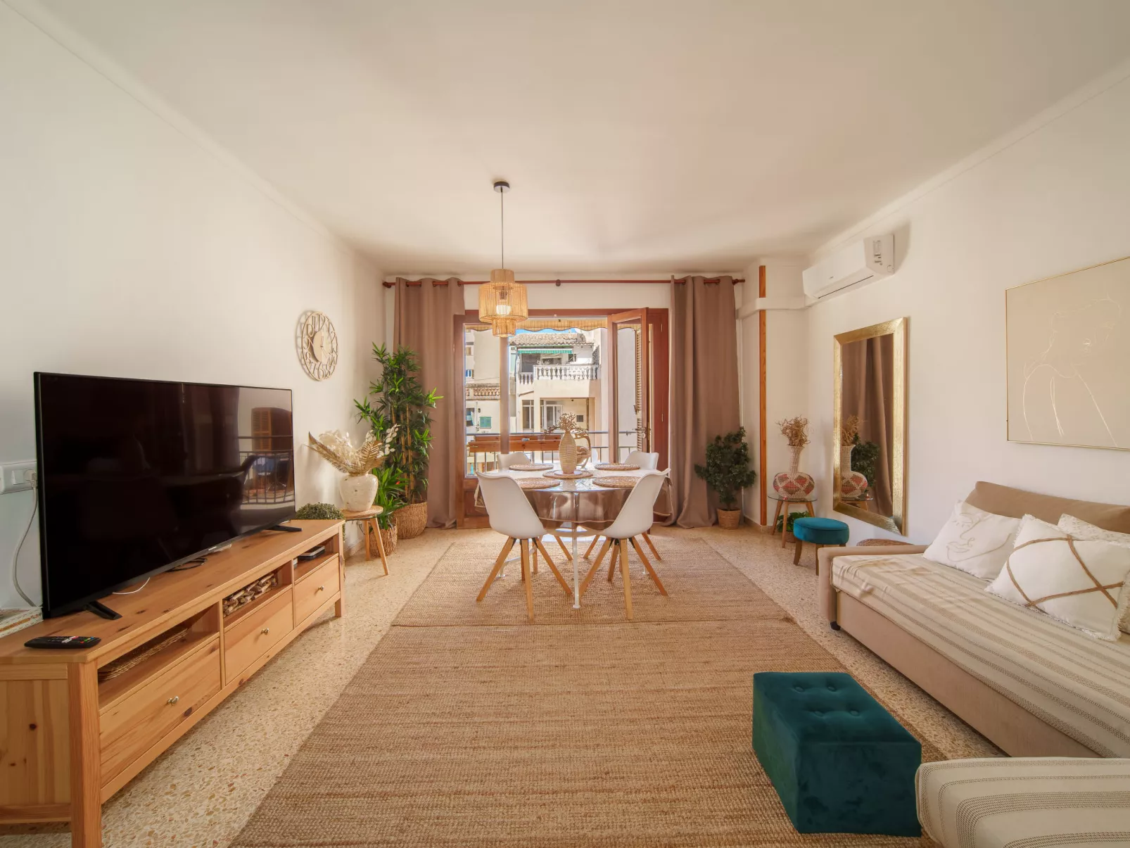 Porto Cristo by the Sea-Inside