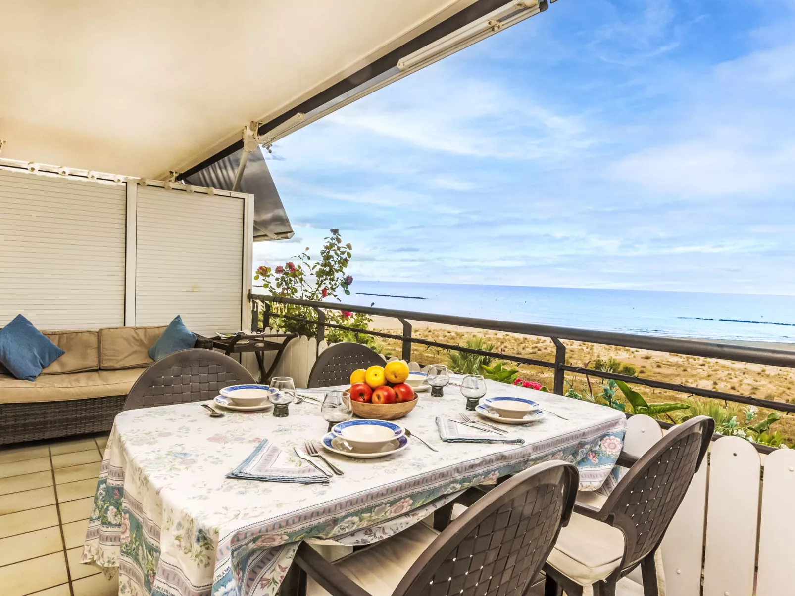 Jardin del Mar-Outside