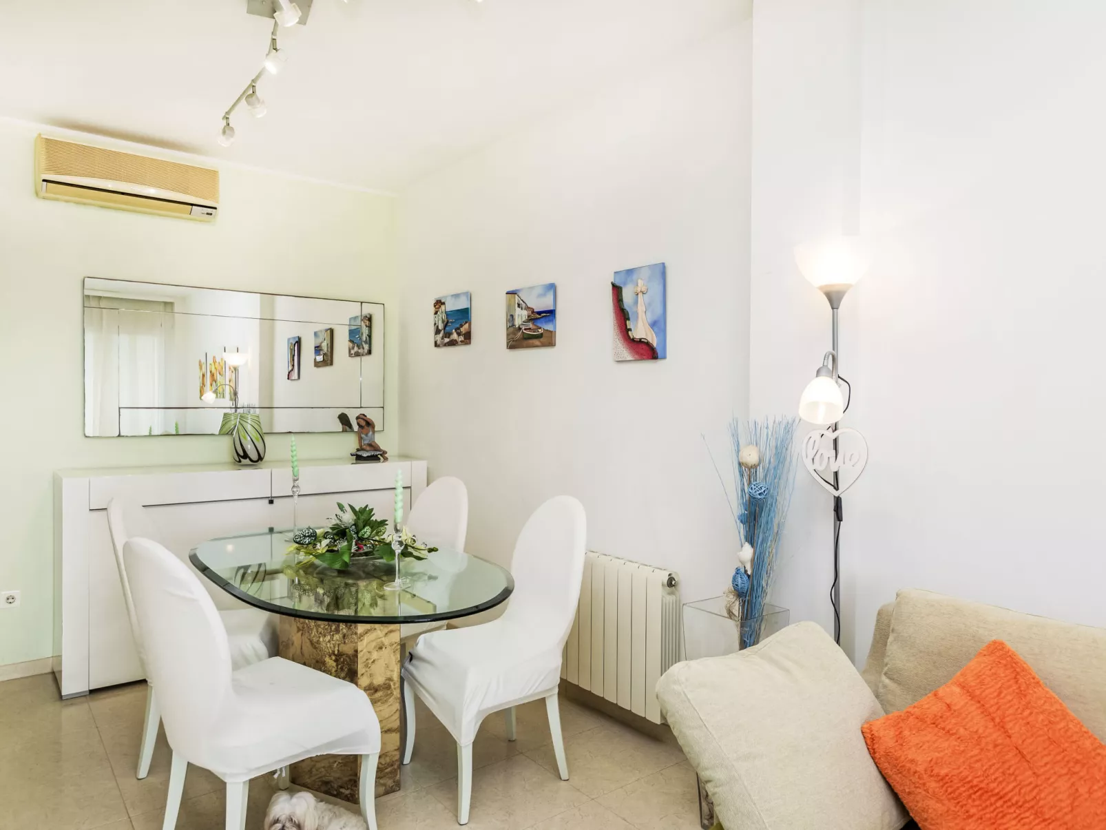 Jardin del Mar-Inside