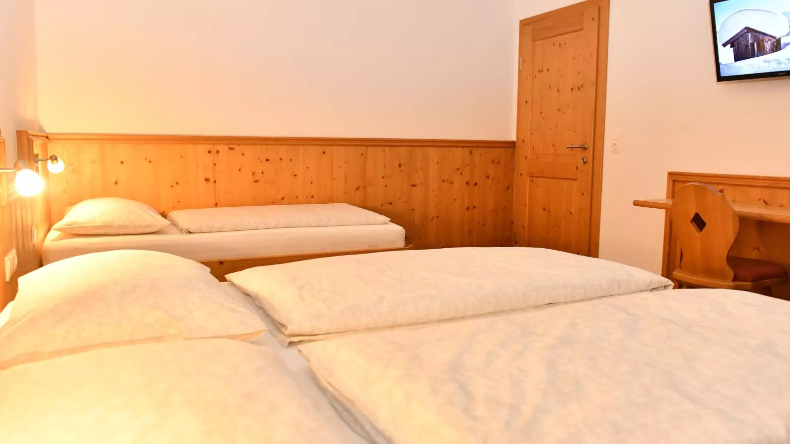 Next To The Ski Lift Top 3-Bedroom