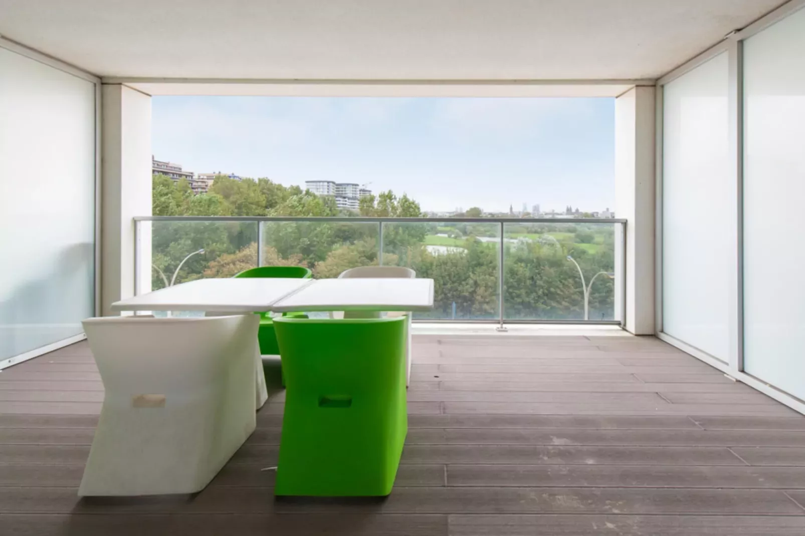 Infinity 1-Terrace balcony