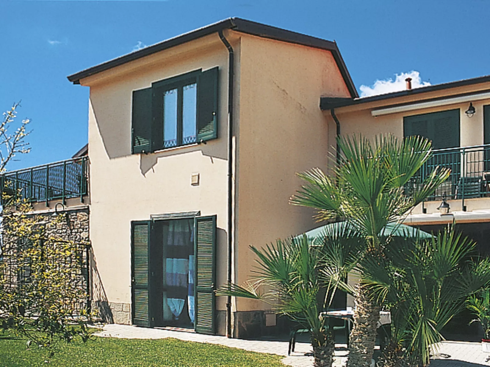 Le Margherite (SLR264)-Outside