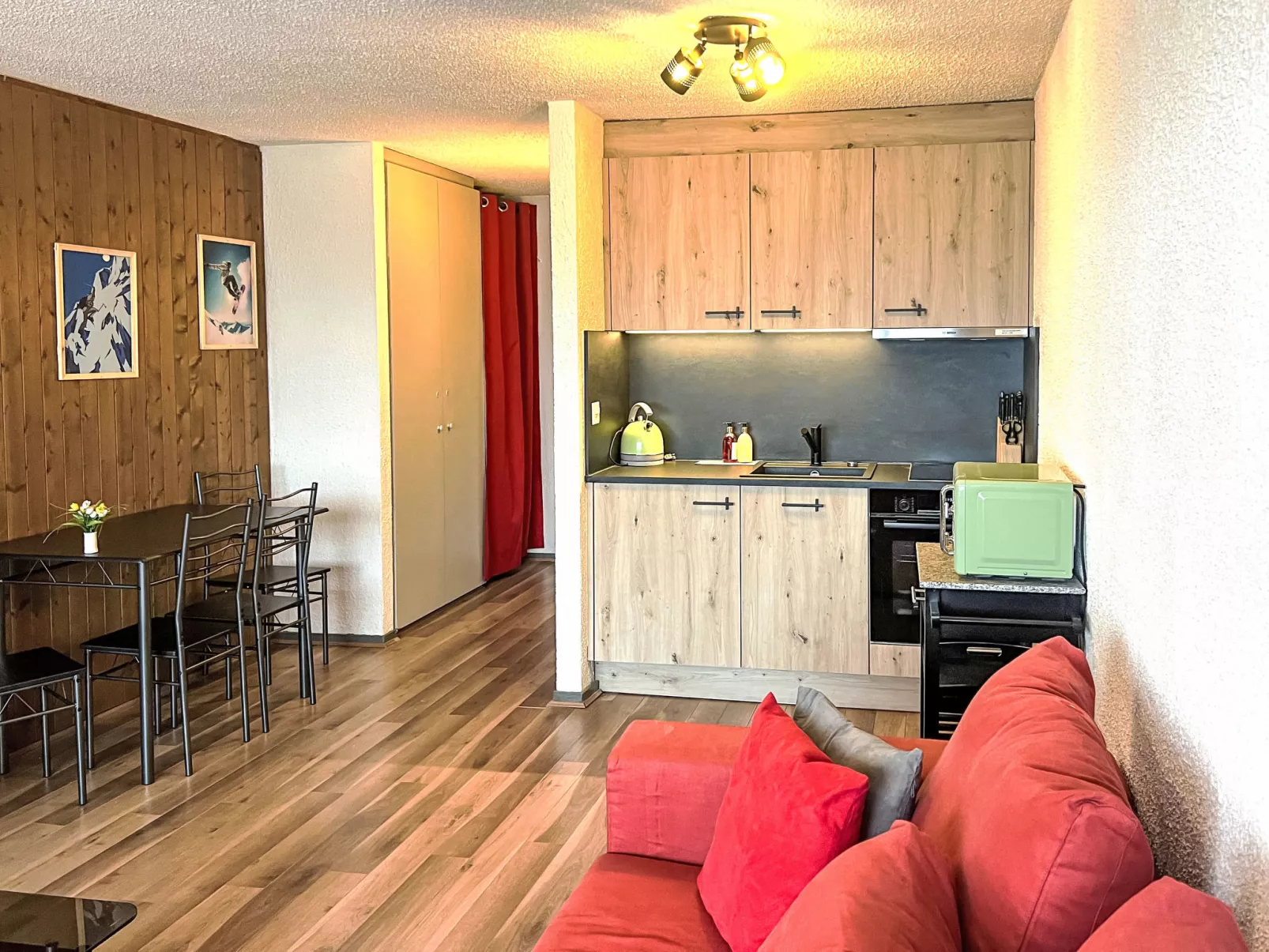 Beau-Site-Inside