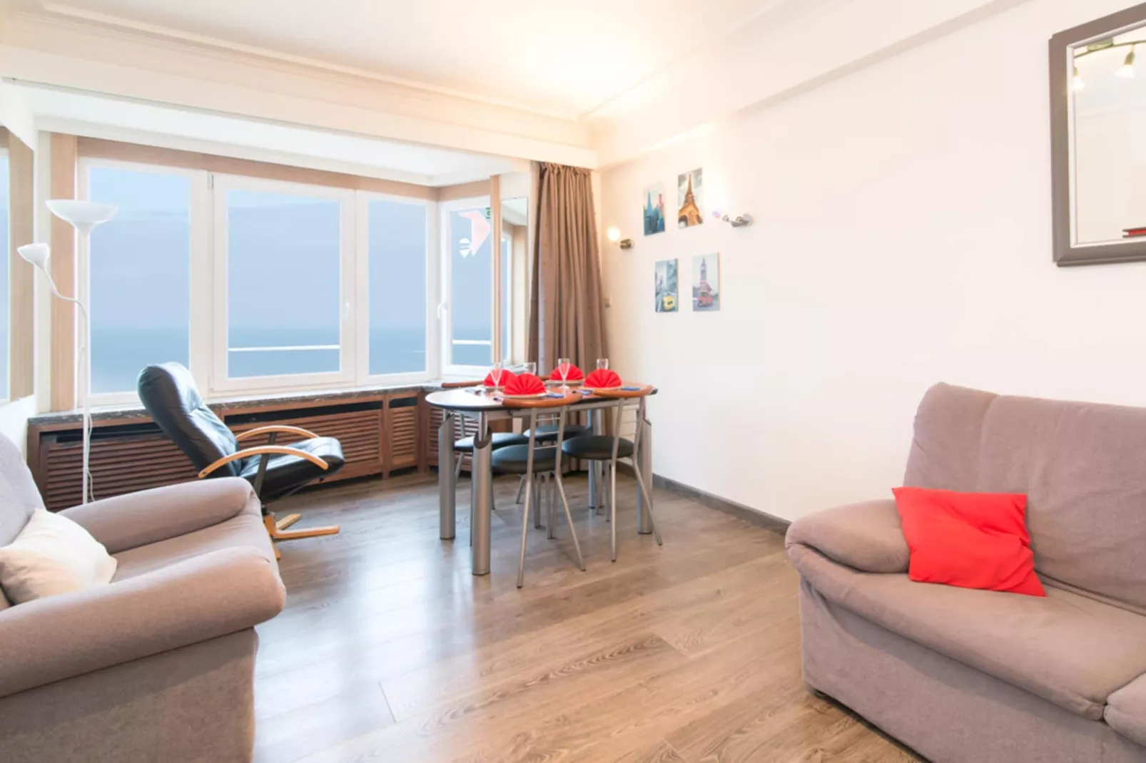 The Croisette-Living room