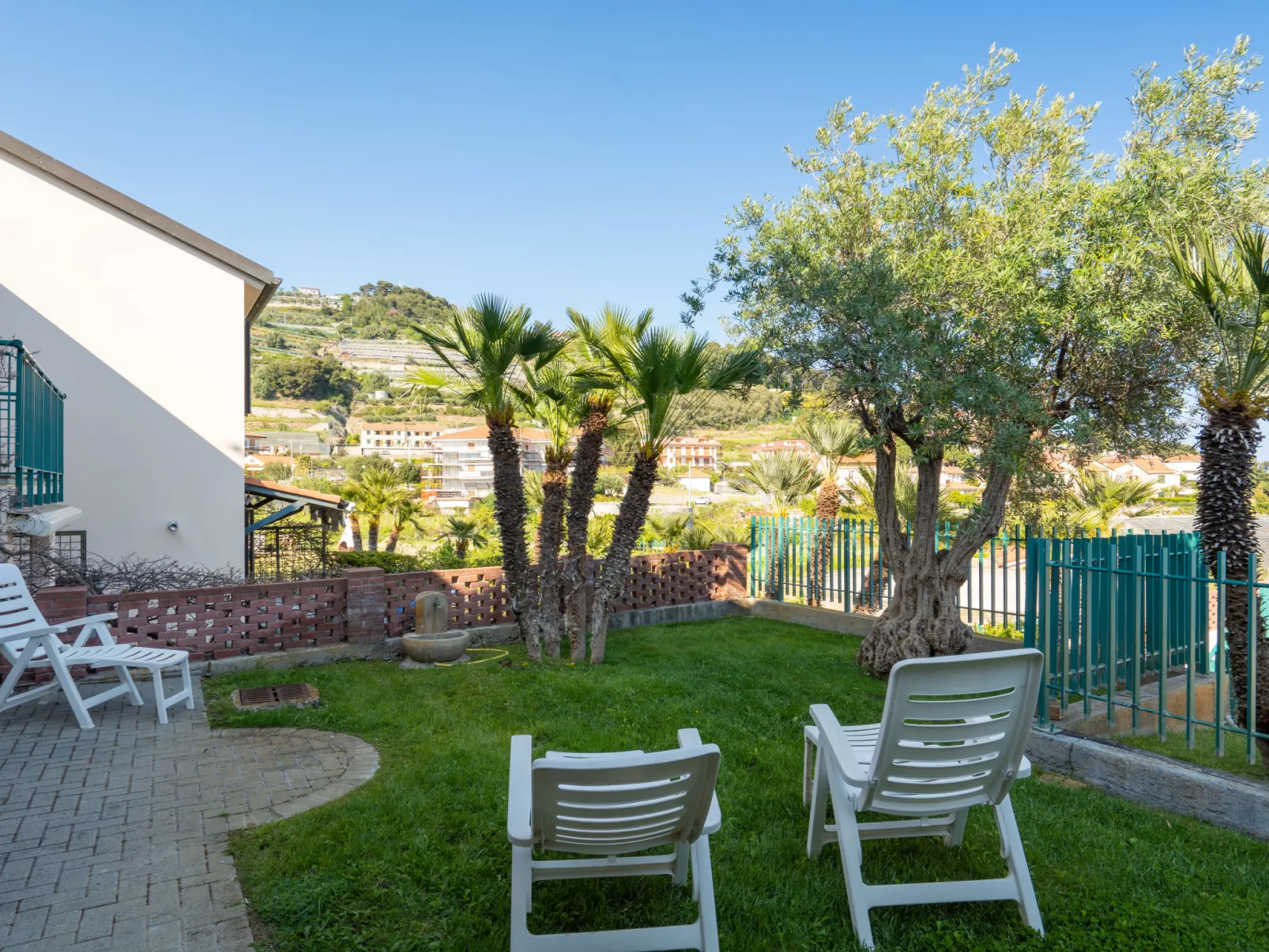 Le Margherite (SLR264)-Outside