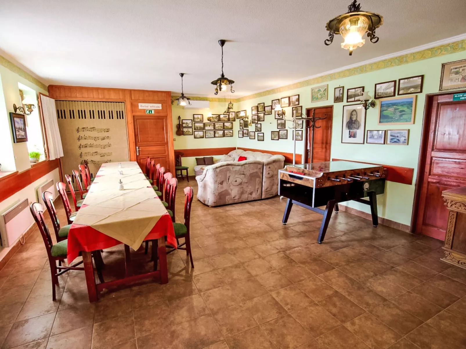 Veselý Kopec-Inside