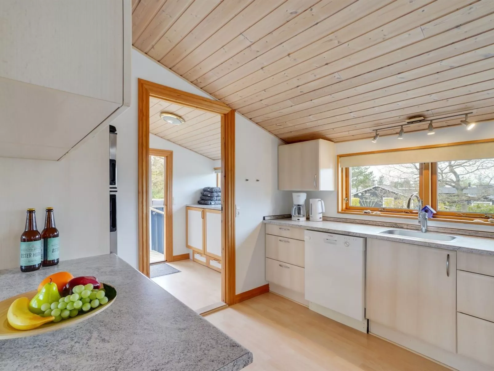 "Rafn" - 550m from the sea-Inside