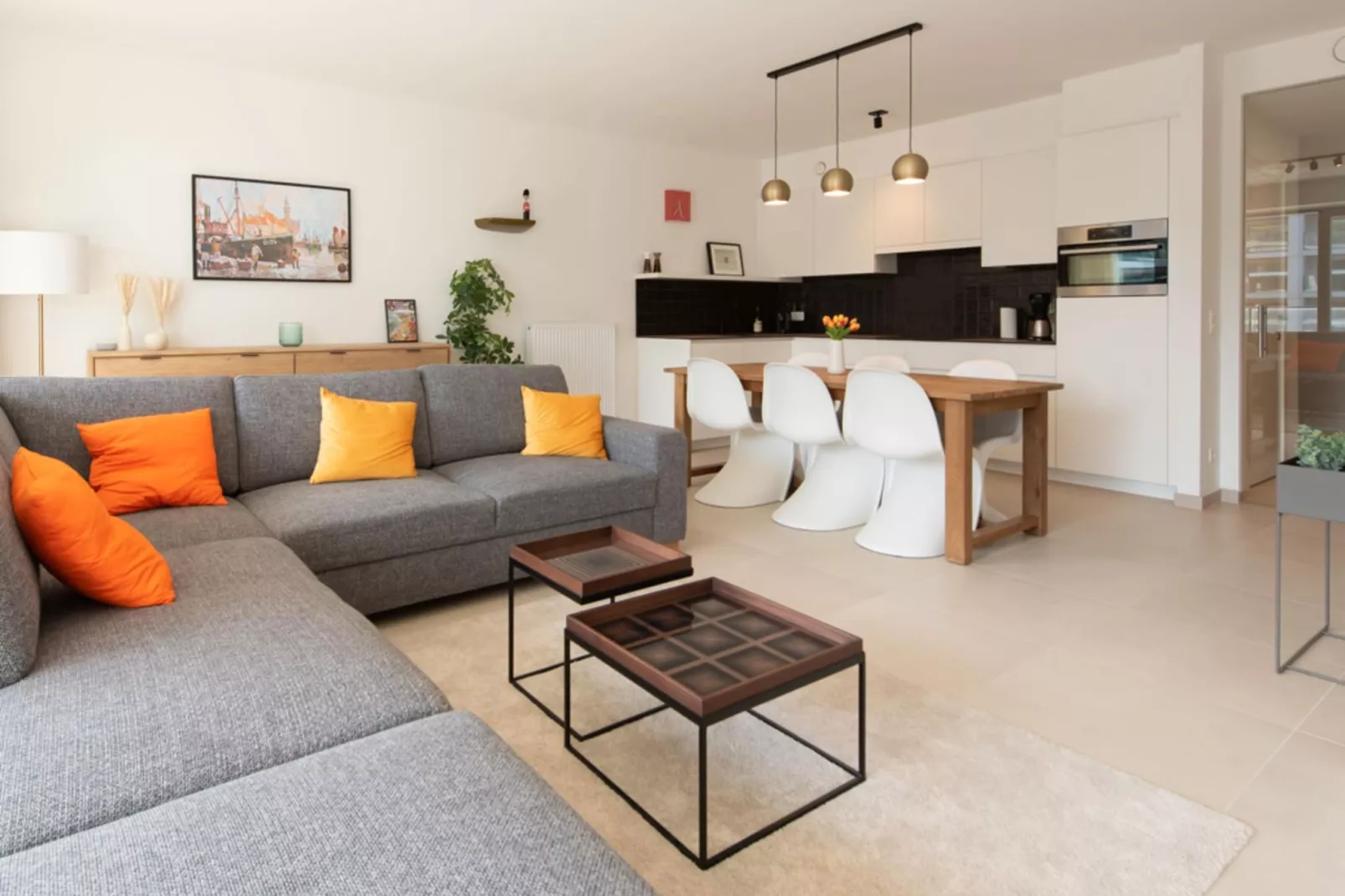 Sky Bridge-Living room