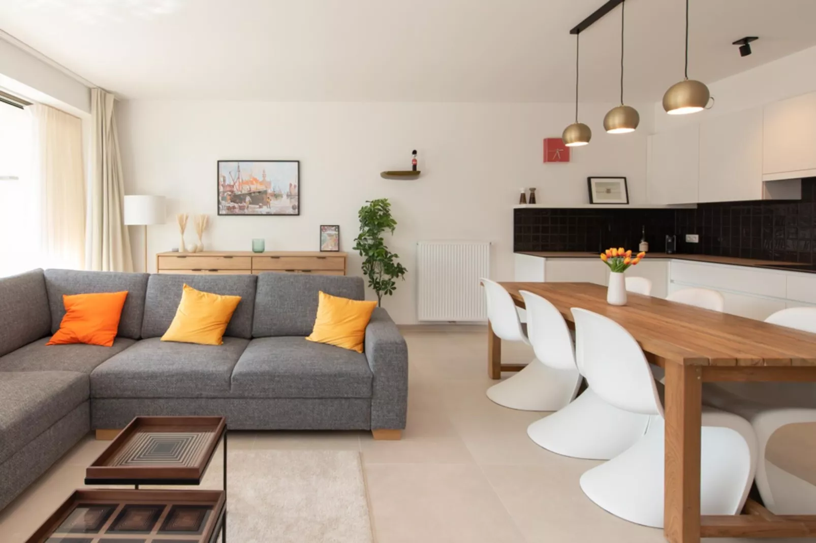 Sky Bridge-Living room