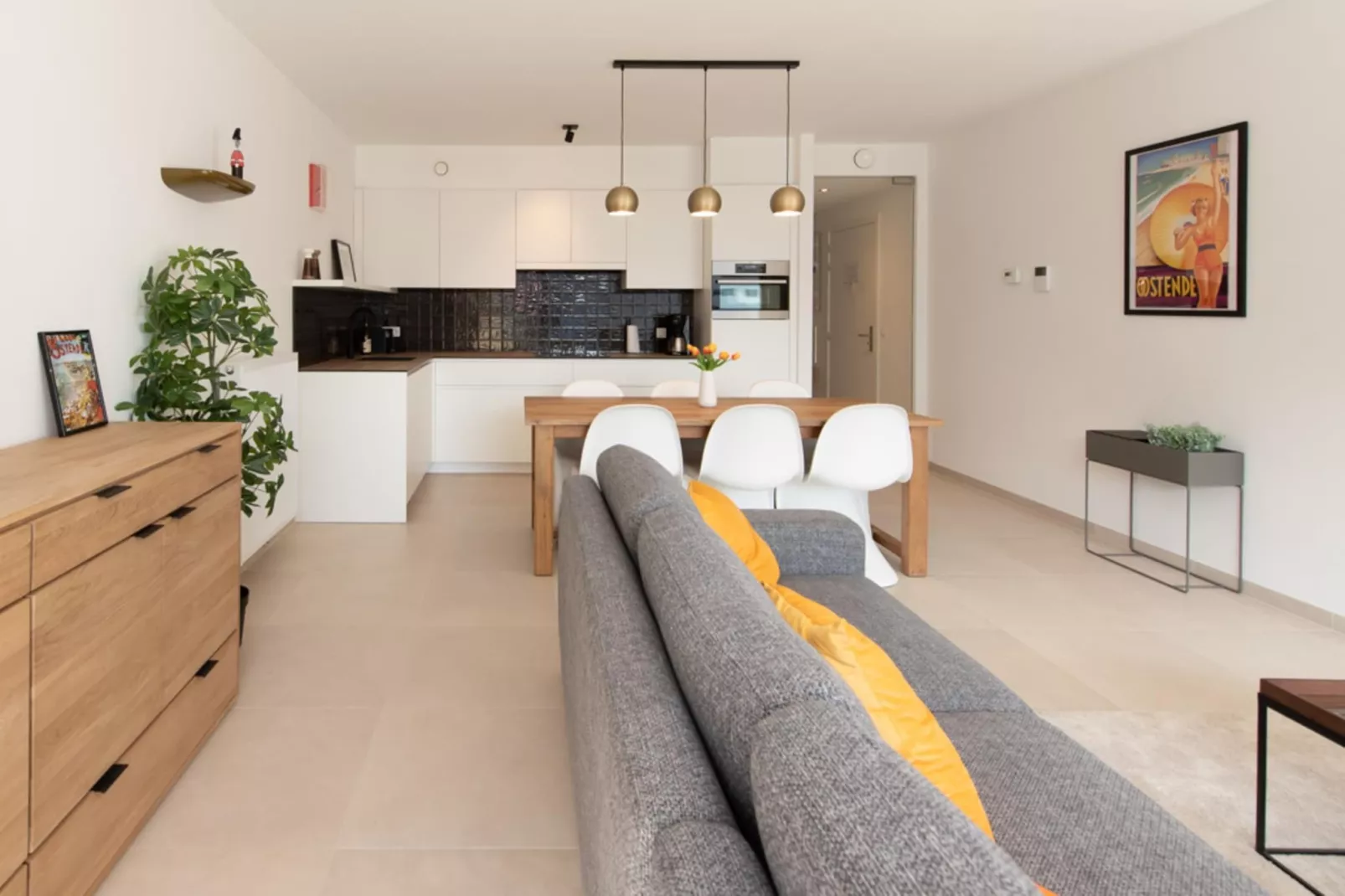 Sky Bridge-Living room