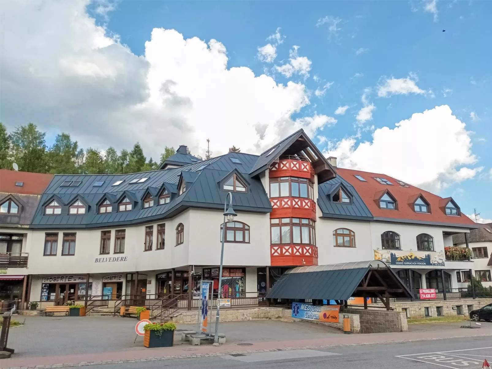 Harrachov 613-Outside