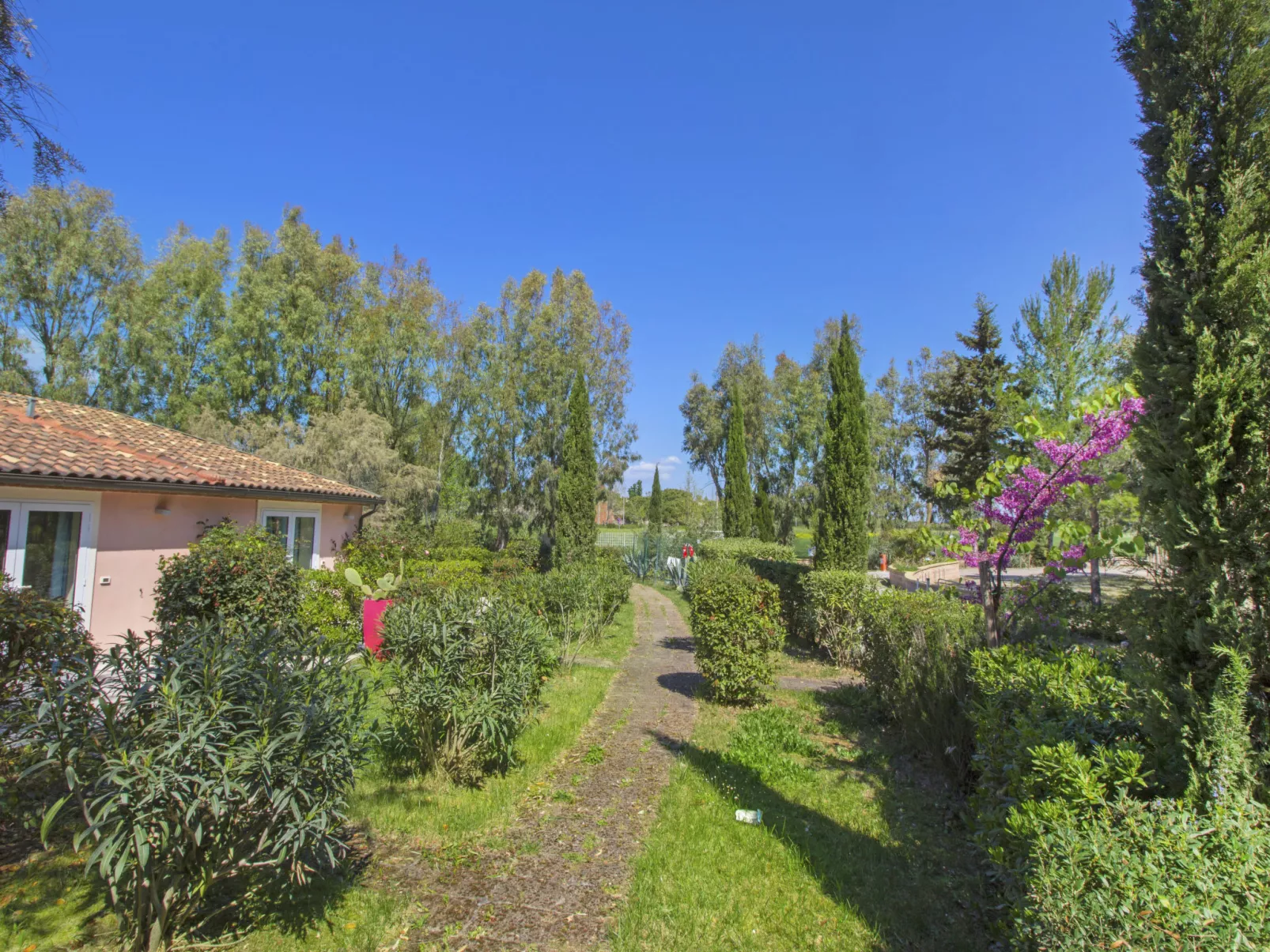 Relais-Outside