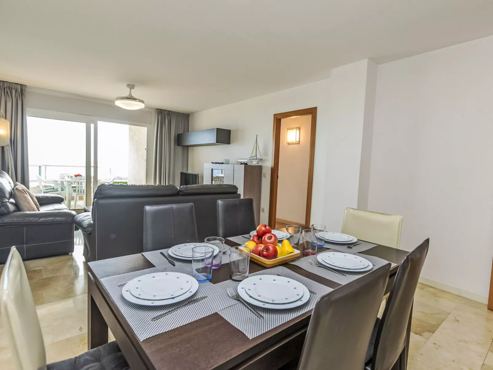 Blanes Playa-Inside