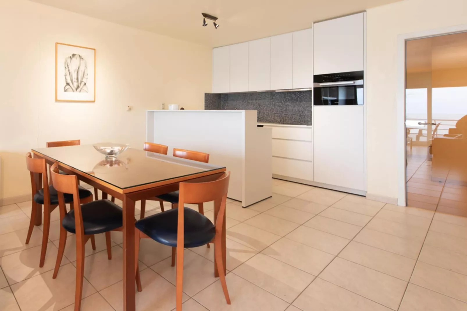 Zeezicht IX-Dining room