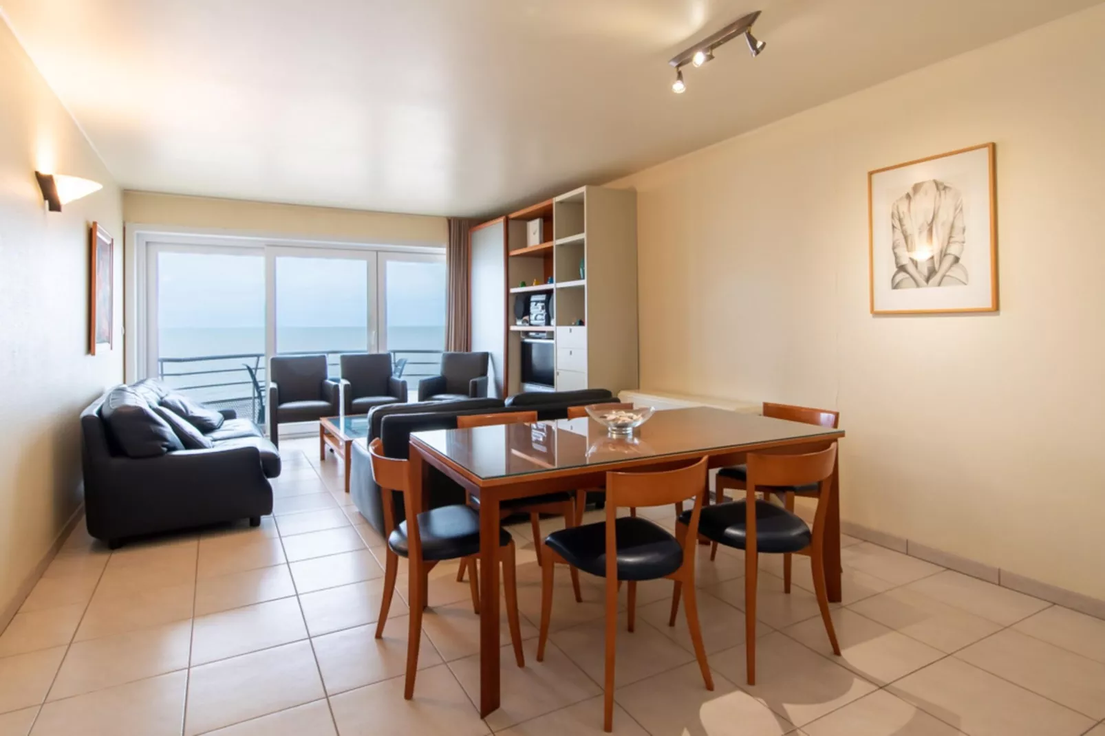 Zeezicht IX-Dining room