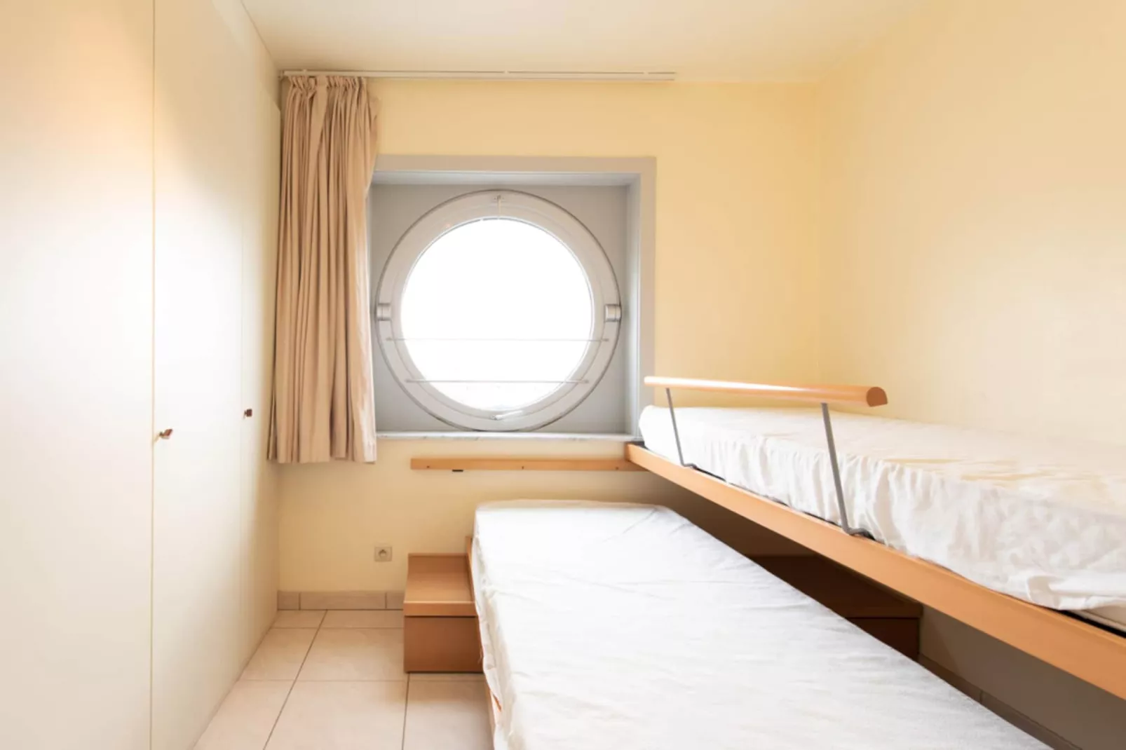 Zeezicht IX-Bedroom
