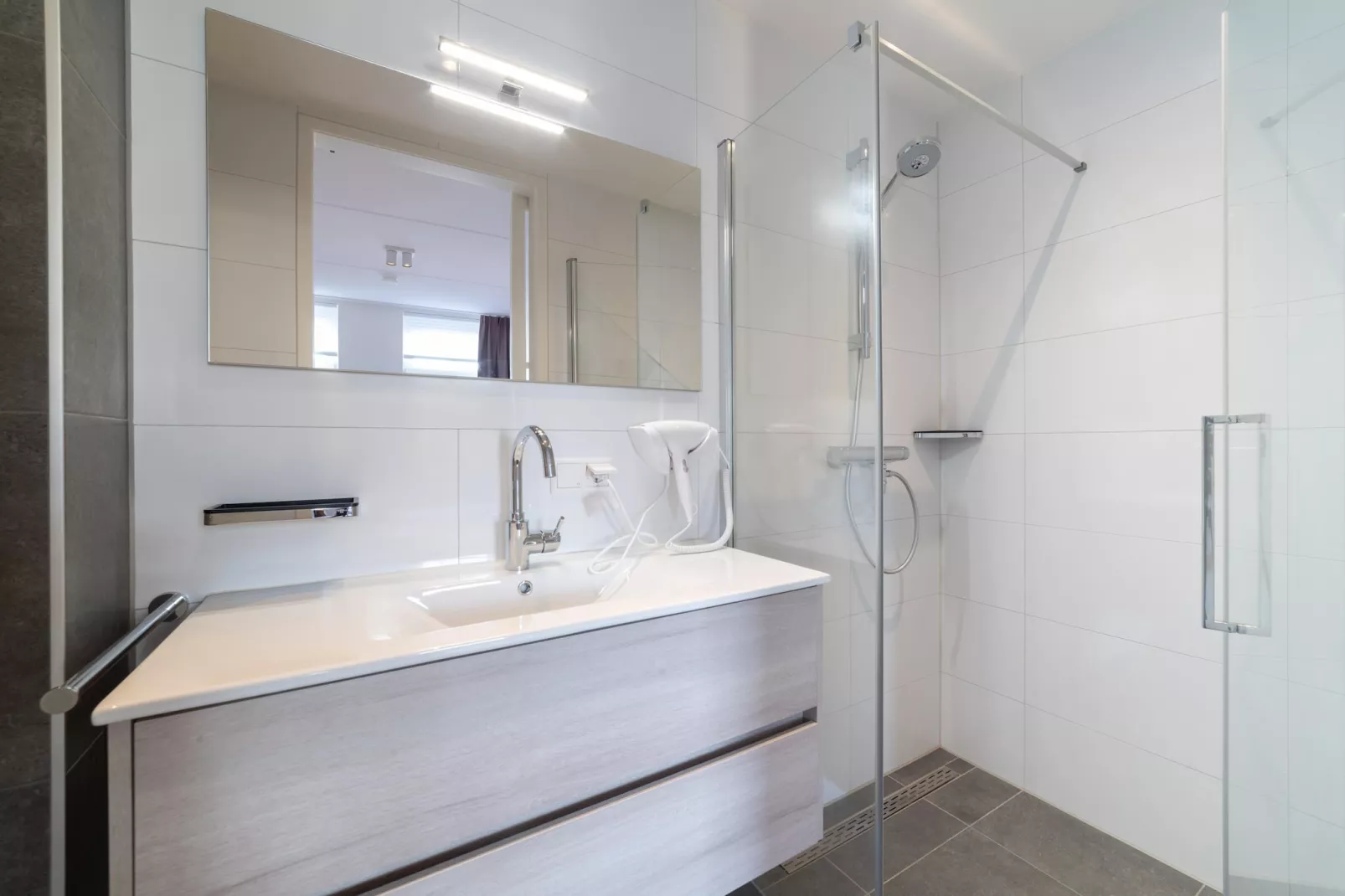 12 persoons Stadvilla met Jacuzzi-Salle de bain