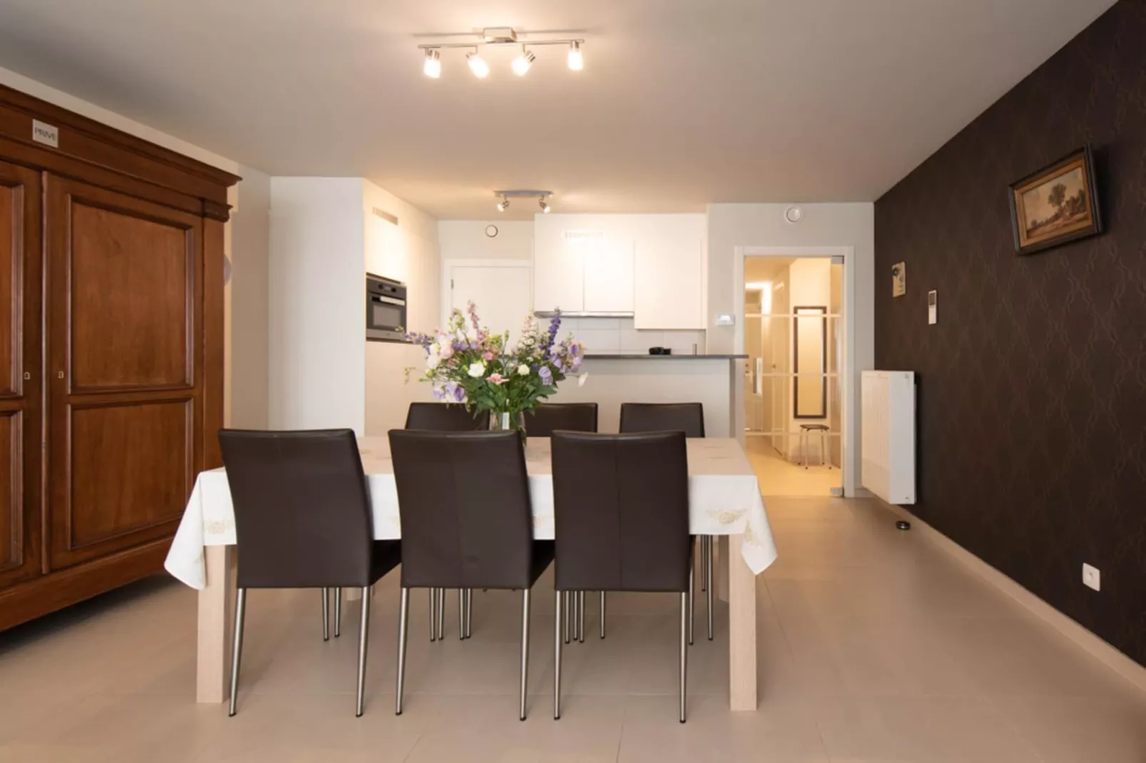 Triton 1-Dining room