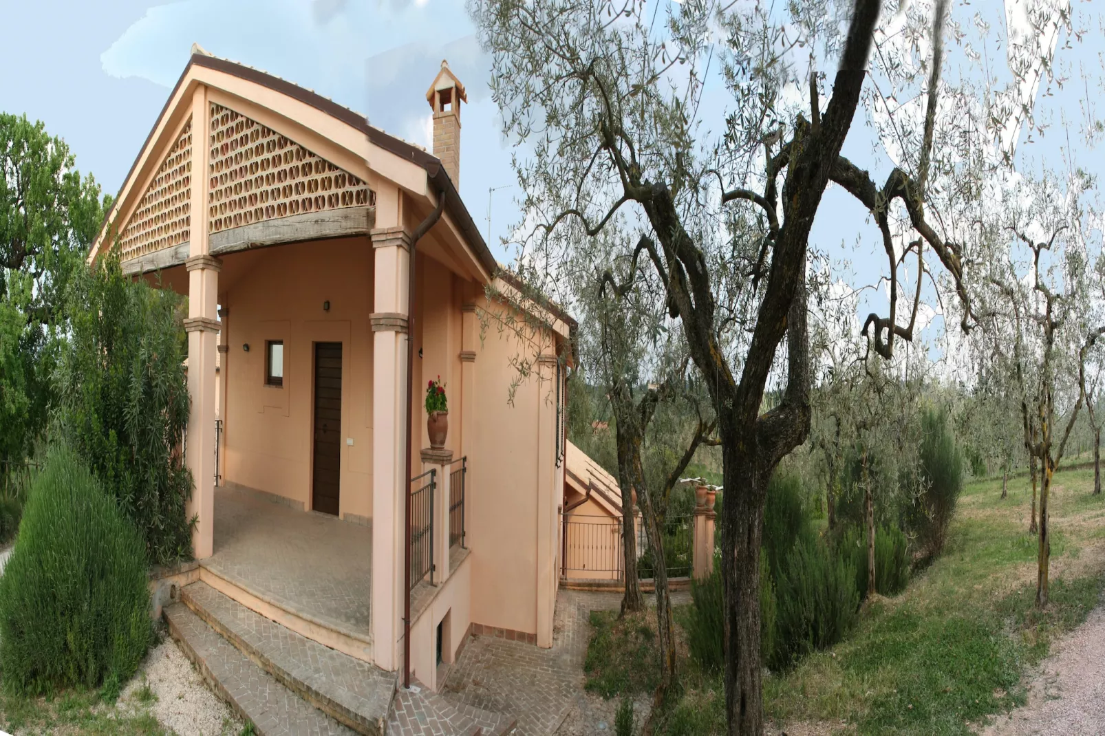 Sagrantino-Exterior winter