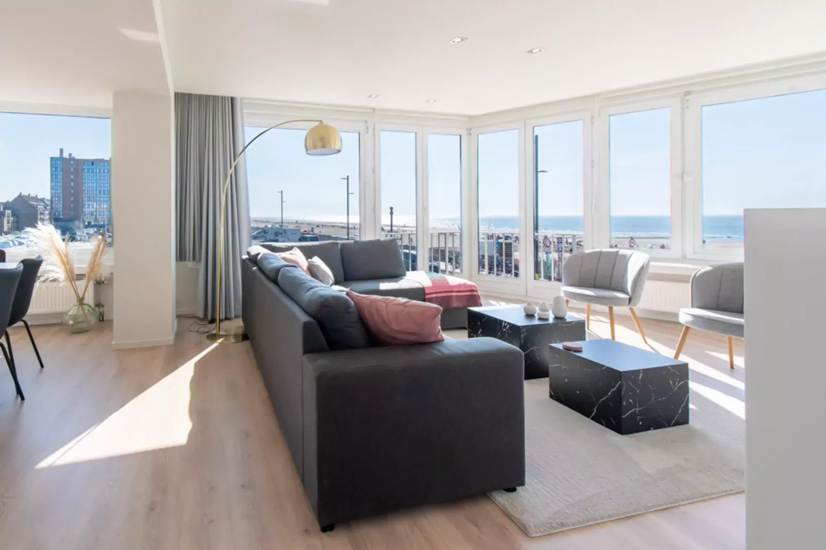 Sun Beach-Living room