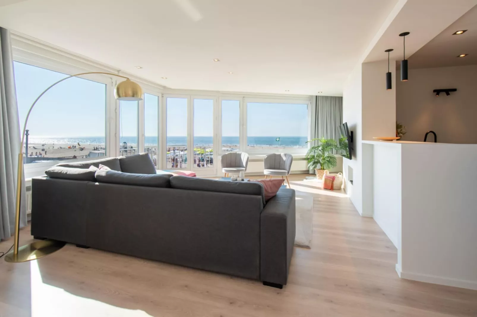 Sun Beach-Living room