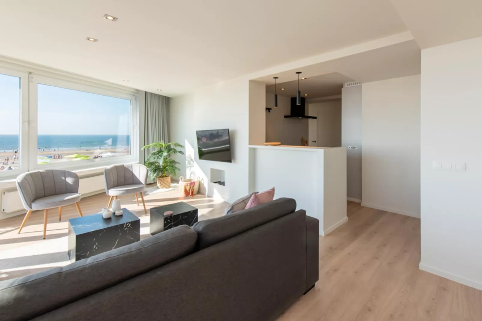 Sun Beach-Living room
