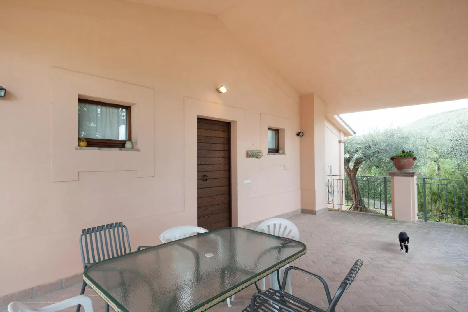 Sagrantino-Terrace balcony