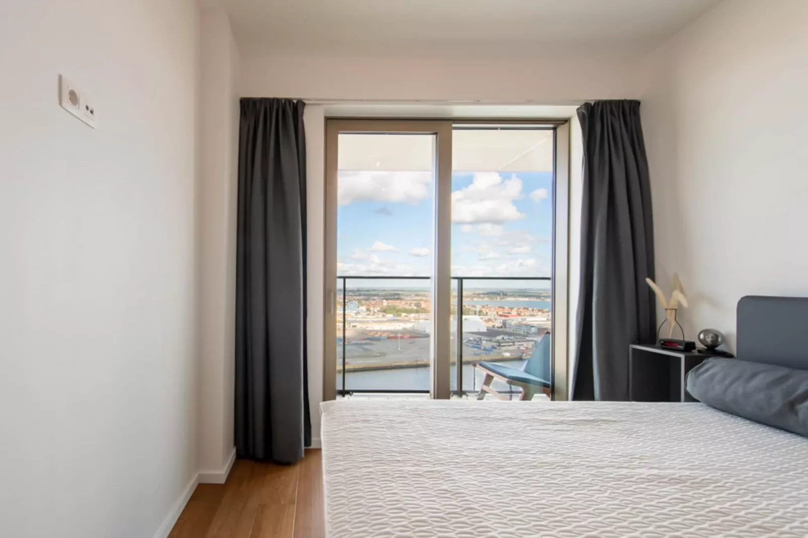 SKY TOWER ONE-Bedroom