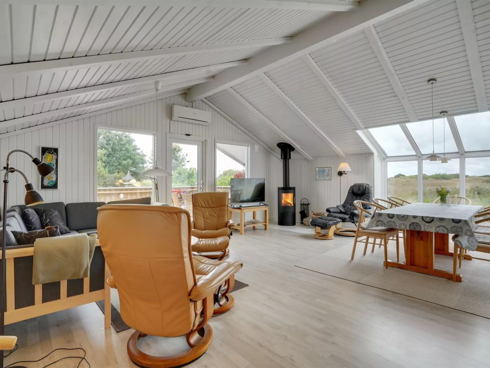 "Arlette" - 1.8km from the sea-Inside