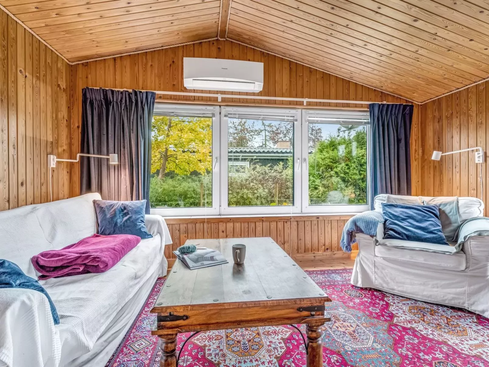 "Aameek" - 100m from the sea-Inside