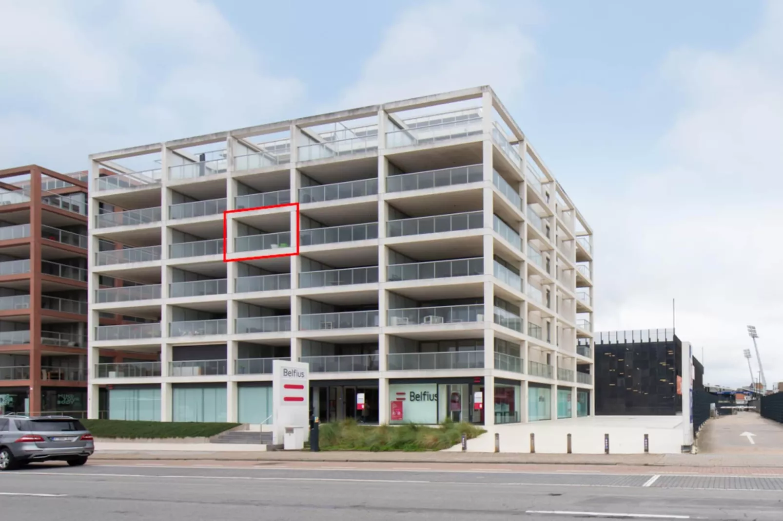 Infinity 1-Exterior summer
