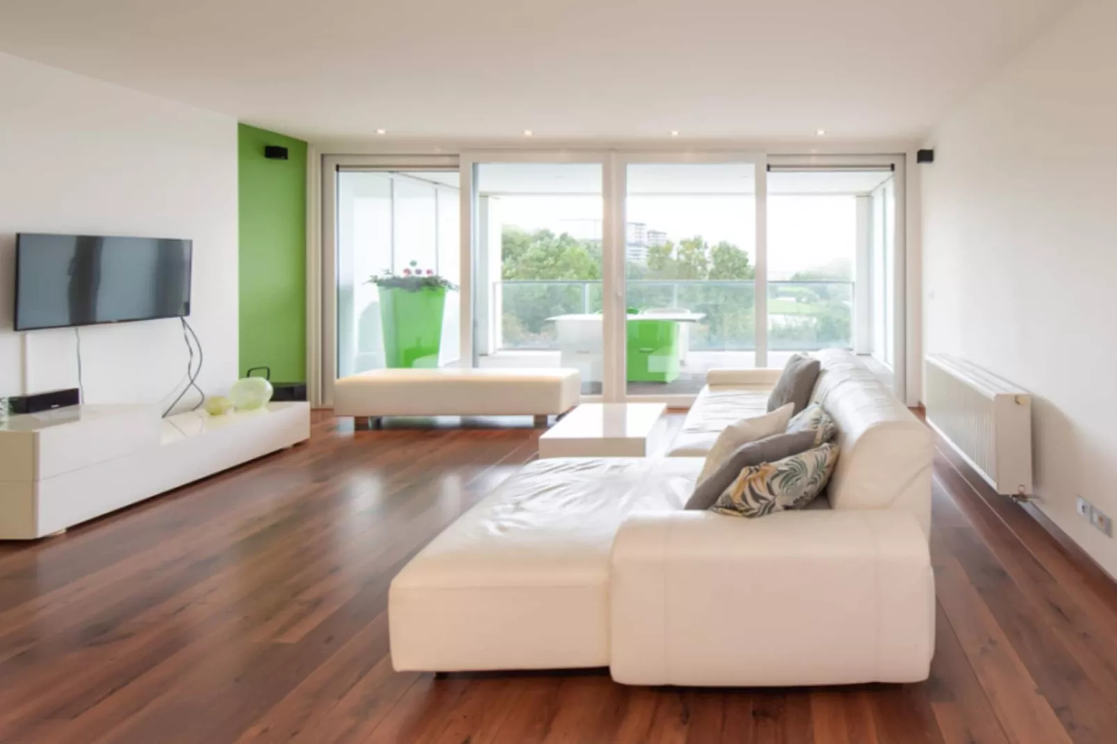 Infinity 1-Living room
