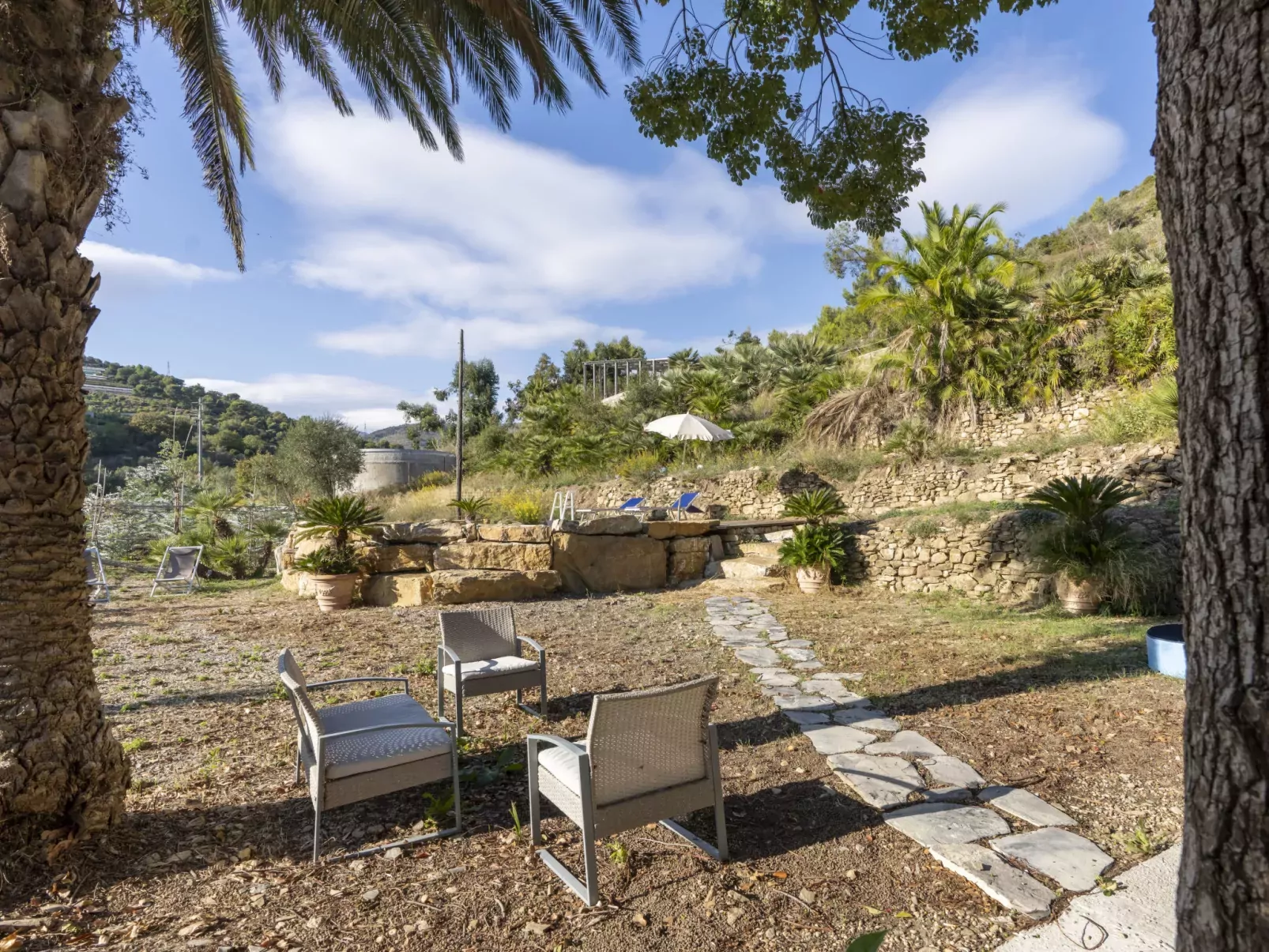Villa Miró-Outside