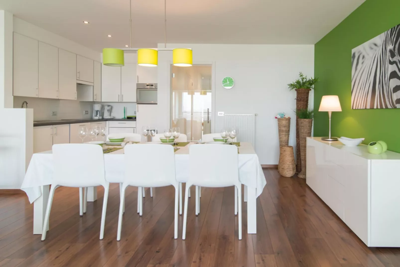 Infinity 1-Dining room