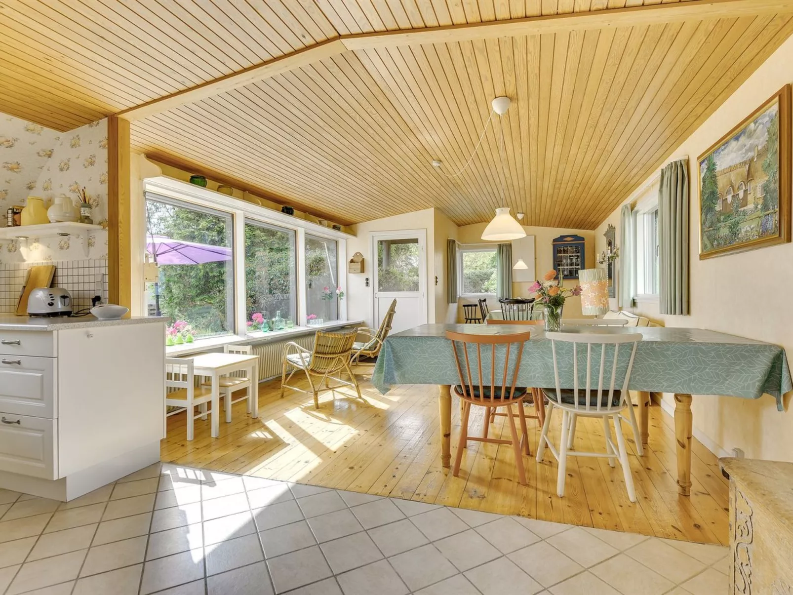 "Edithe" - 250m from the sea-Drinnen