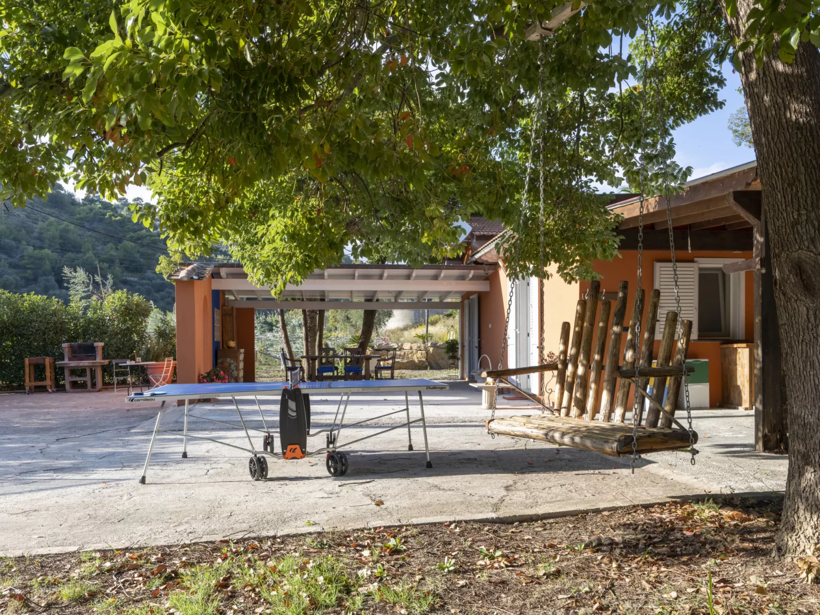 Villa Miró-Outside