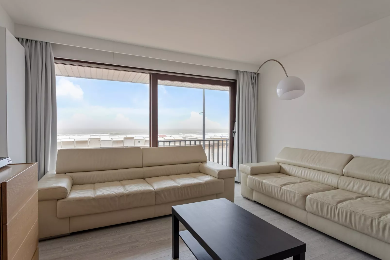 E0-Living room