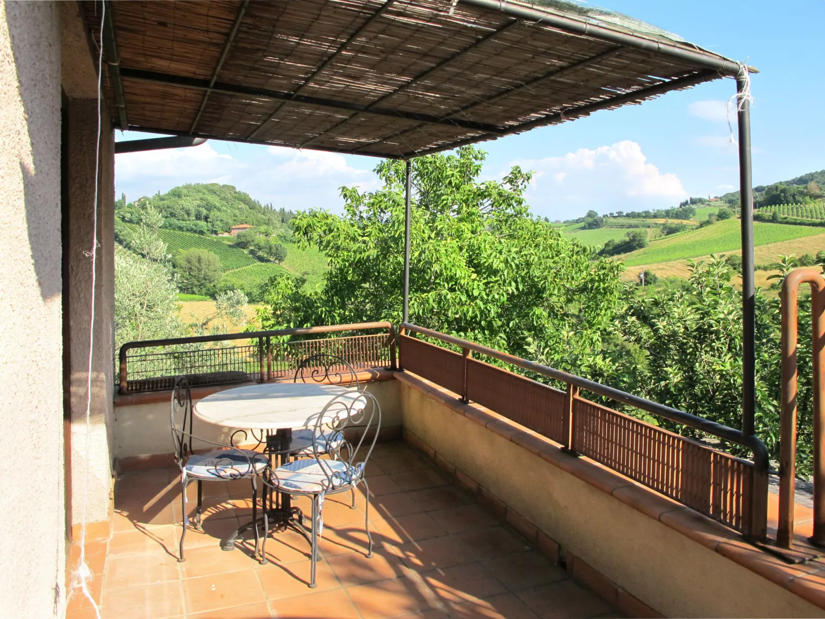 Le Sodole - Papavero e Pervinca-Outside
